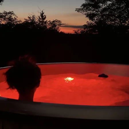 Кемпинг Tiny House Romantique Avec Bain Nordique Lafrancaise