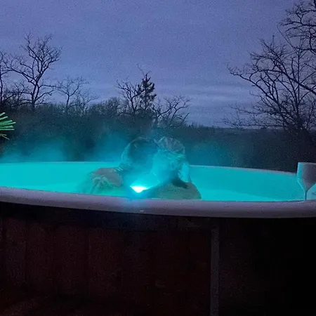 Кемпинг Tiny House Romantique Avec Bain Nordique Lafrancaise